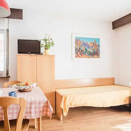 Dolomia Aparthotel Pozza di Fassa
